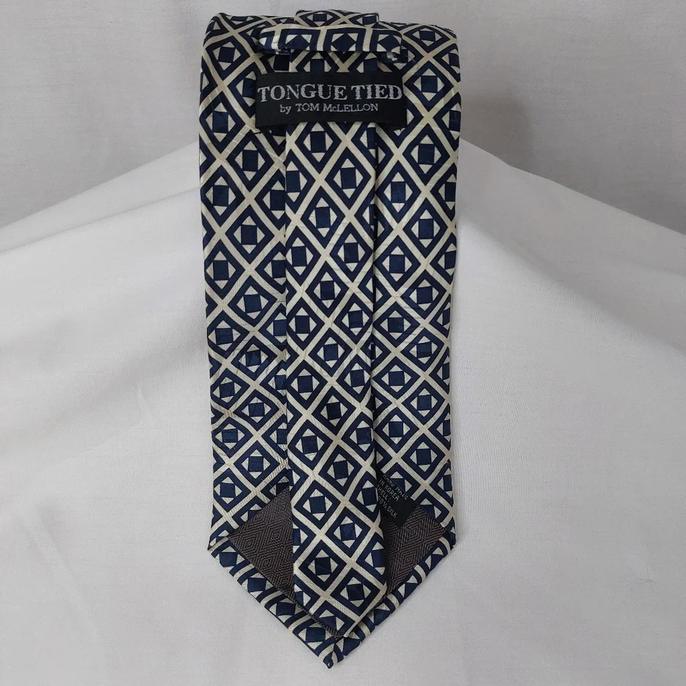 Tongue Tied Necktie By Tom McLellon 100% Silk Mens Navy Cream Tie 60
